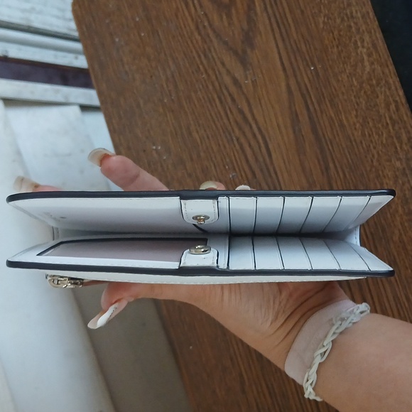 White Kate Spade Snap Wallet - Picture 10 of 11